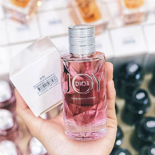 Thiết kế chai nước hoa Dior Joy EDP Intense 90ml điệu đá, chói sáng